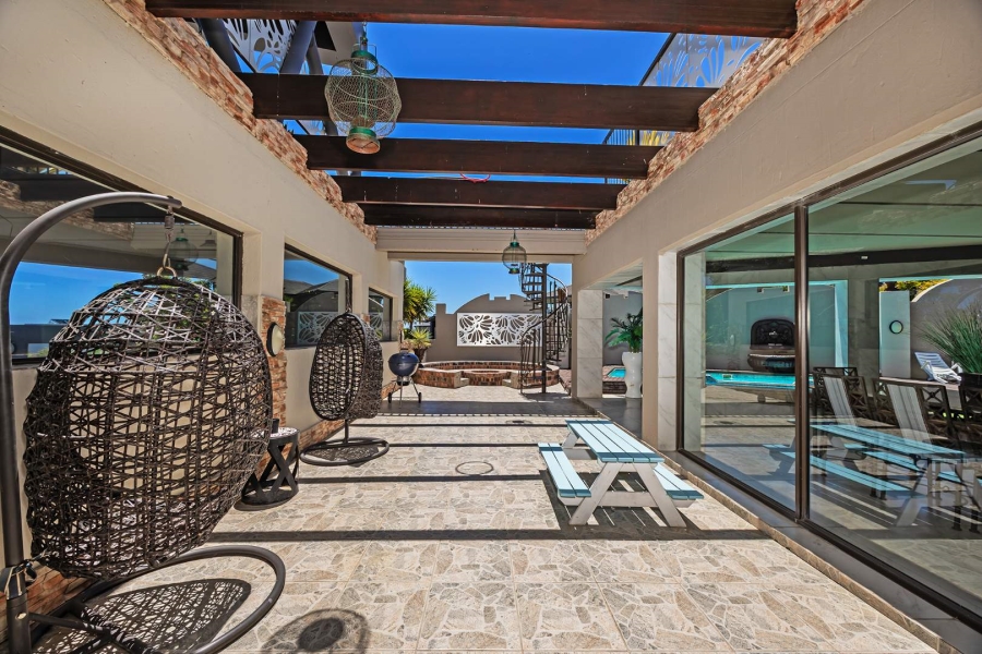 8 Bedroom Property for Sale in Baronetcy Estate Western Cape